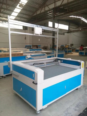 CNC Laser CO2 1810 con proyector para corte de patrones textiles